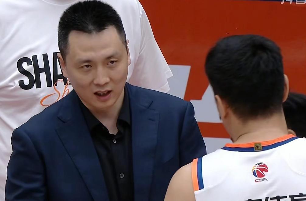 九游app下载-残阵上海男篮6分力克山东，约翰逊空砍36+5，李添荣19+5弗格21分